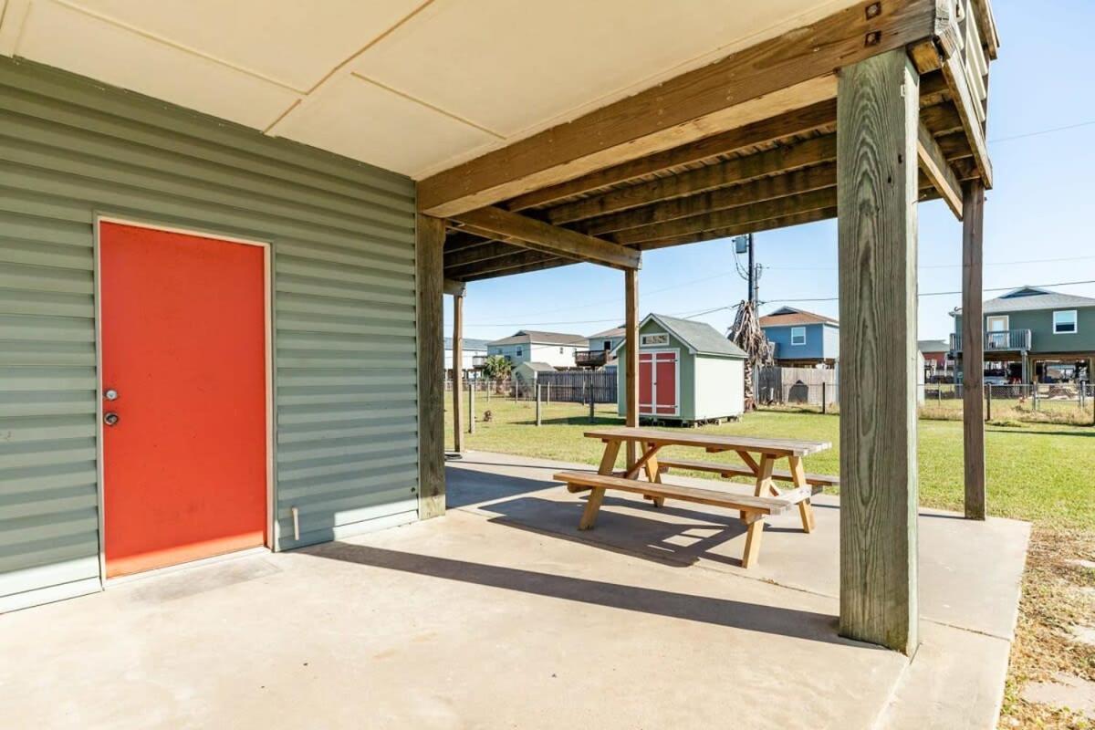Casa De Las Olas - Huge Fenced Yard, Massive Outdoor Shower, Great Breezes From Deck! Surfside Beach Exterior photo