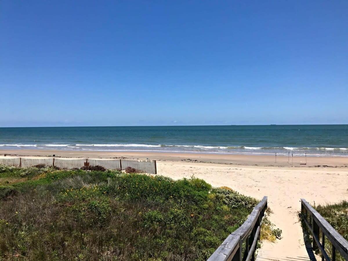 Casa De Las Olas - Huge Fenced Yard, Massive Outdoor Shower, Great Breezes From Deck! Surfside Beach Exterior photo
